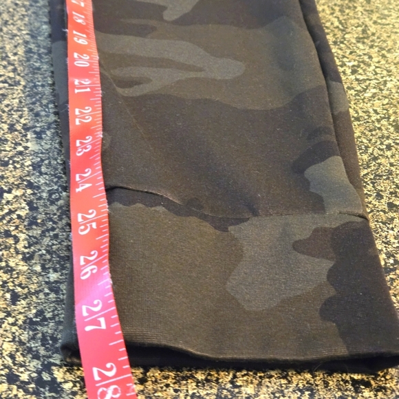 American Eagle Outfitters Women's S Green Camouflage Joggers 4 Pkt Drawstring - Picture 9 of 16